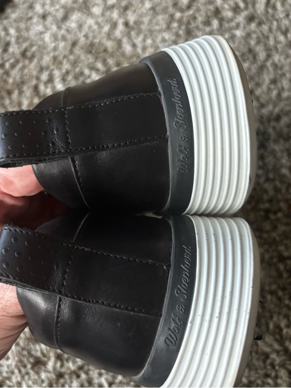 Men Black Leather  
Lightweight Sole wolf & shepherd black white crossover 10.5 - Picture 7 of 10